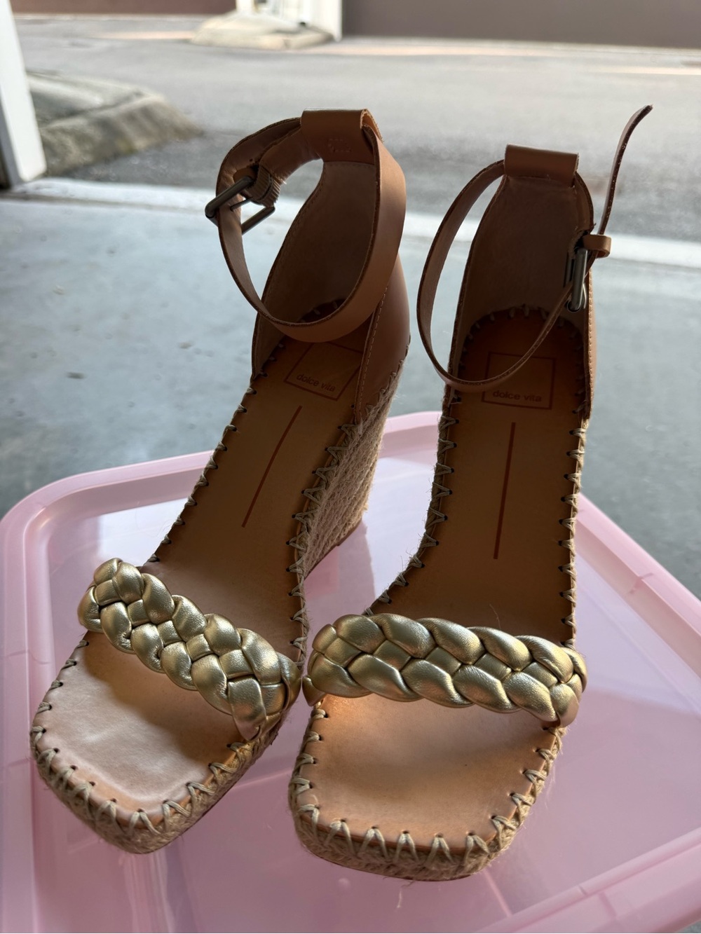 Dolce Vita Tan Wedge Sandals with Gold Braided Toe Strap - Picture 1 of 3